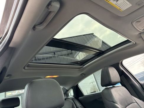 Used 2020 Chevrolet Malibu Premier image 9