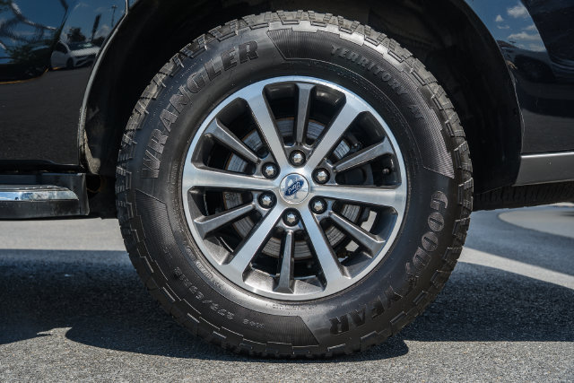 Used 2021 Ford Expedition Max XLT AWD/4WD image 23