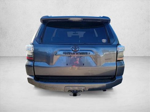 Used 2015 Toyota 4Runner SR5 image 6