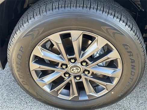 Used 2024 Toyota Land Cruiser image 9