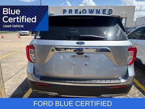 Certified 2024 Ford Explorer XLT w/ Equipment Group 202A RWD image 4