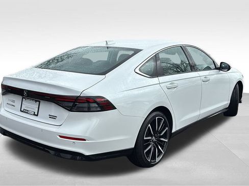 Used 2023 Honda Accord Touring image 7