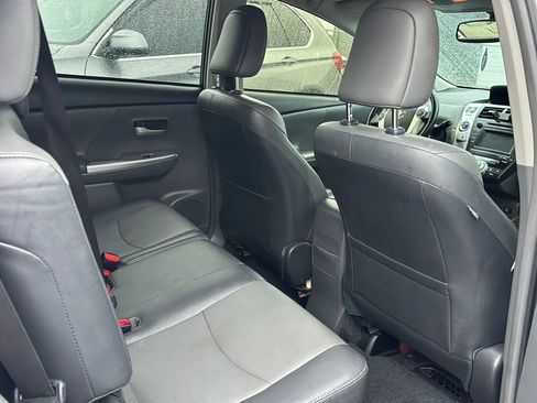 Used 2014 Toyota Prius V Five FWD image 2