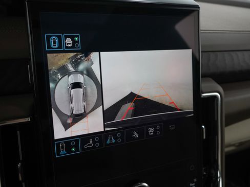 Used 2025 GMC Yukon Denali w/ Denali Reserve Package AWD/4WD image 24