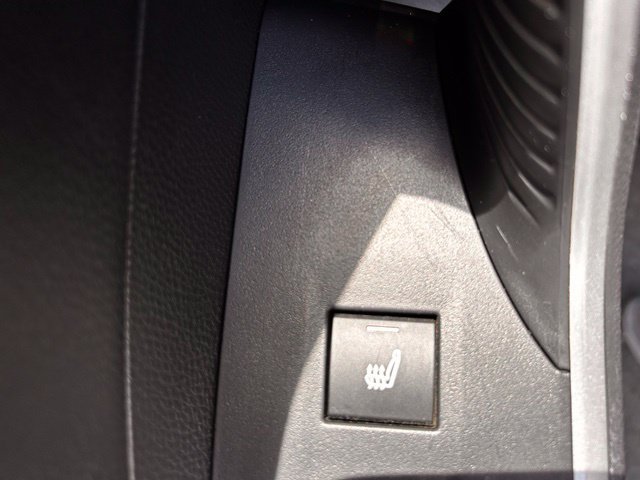 Used 2021 Toyota RAV4 SE w/ Weather & Moonroof Package AWD/4WD image 31