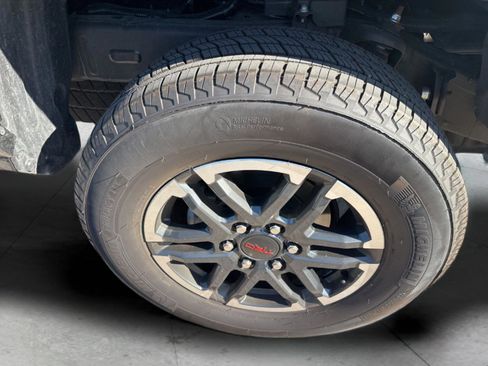 Used 2025 Toyota Tacoma TRD Sport image 32