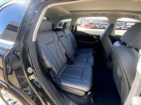 Used 2025 Audi Q7 3.0T Premium Plus image 18