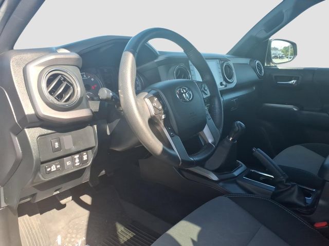 Used 2022 Toyota Tacoma TRD Off-Road w/ Technology Package AWD/4WD image 17