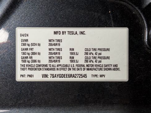 Used 2024 Tesla Model Y Long Range AWD/4WD image 27