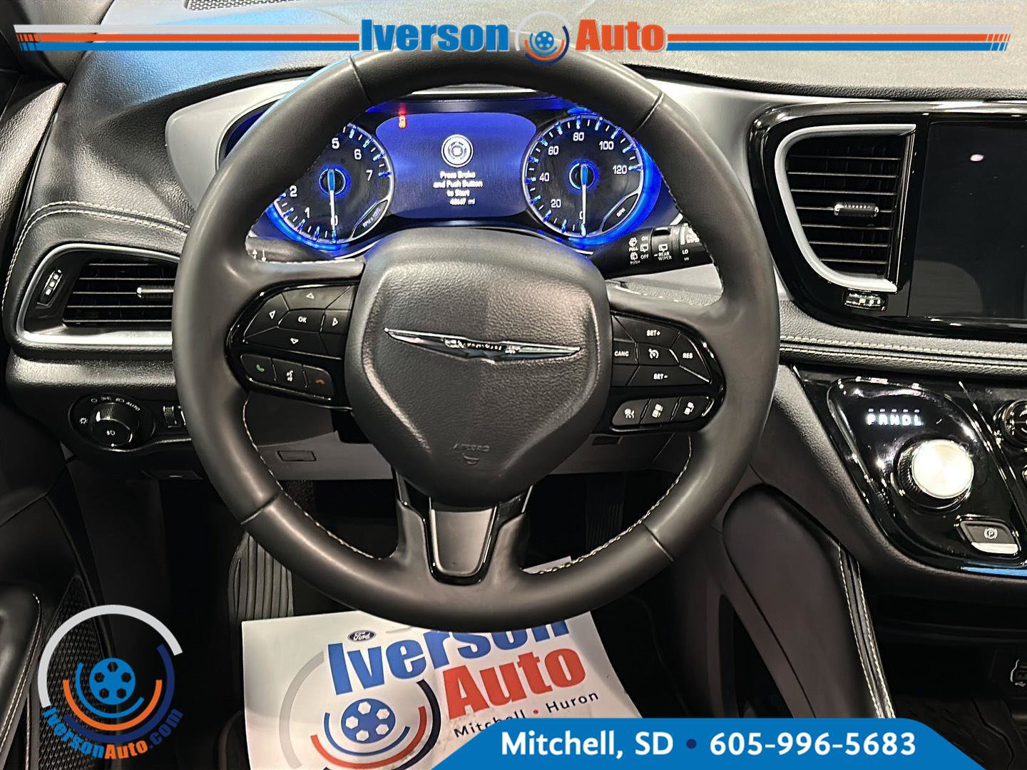 Used 2025 Chrysler Pacifica Limited FWD image 28