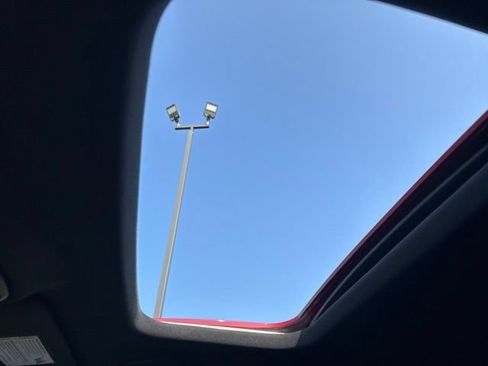 New 2026 Chevrolet Trax RS w/ Sunroof Package FWD image 31