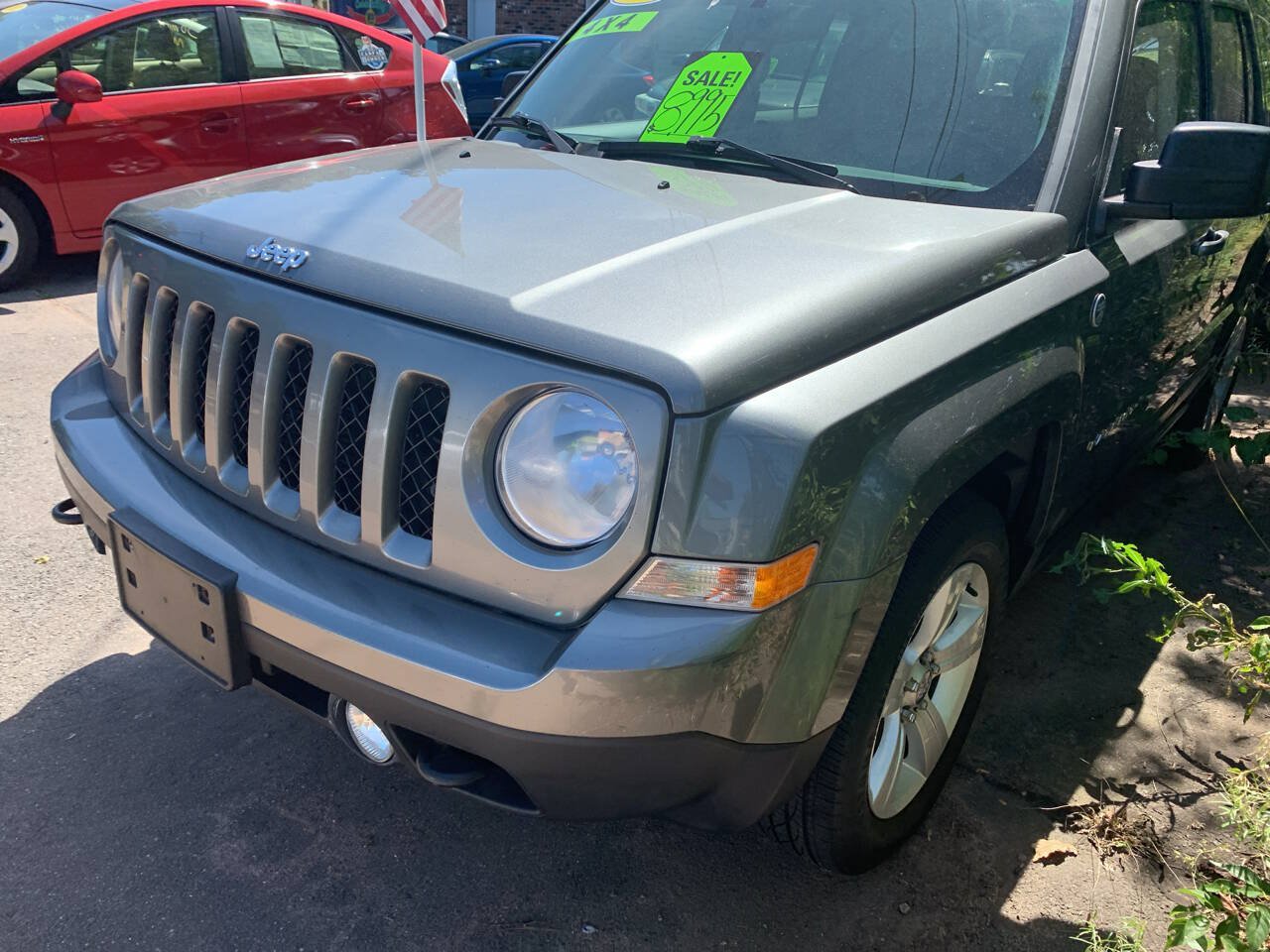 Used 2014 Jeep Patriot Latitude w/ Sun/Sound Group AWD/4WD image 6