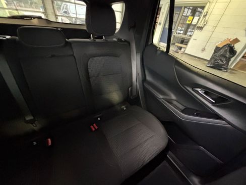 Used 2025 Chevrolet Equinox LT image 38