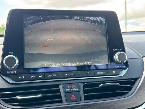 Used 2025 Nissan Altima 2.5 SV image 30