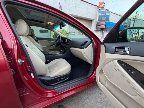 Used 2013 Kia Optima EX w/ Premium Pkg image 34