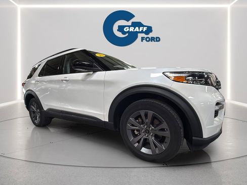 Used 2022 Ford Explorer XLT w/ Equipment Group 202A image 10