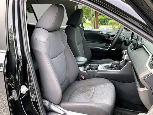 Used 2020 Toyota RAV4 XLE w/ All Weather Liner Package AWD/4WD image 15