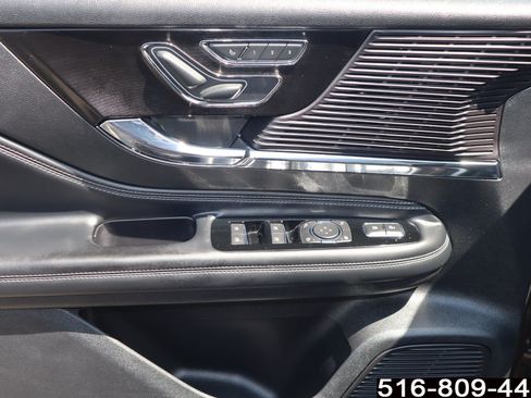 Used 2022 Lincoln Corsair AWD w/ Premium Package image 16
