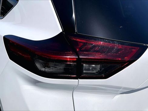 Used 2025 Nissan Rogue SV FWD image 29
