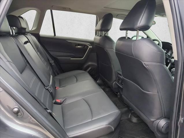 Used 2022 Toyota RAV4 XLE Premium AWD/4WD image 21