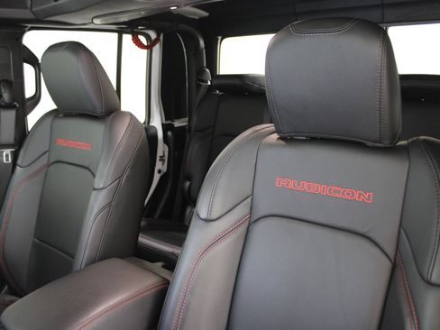 Used 2025 Jeep Gladiator Rubicon image 5