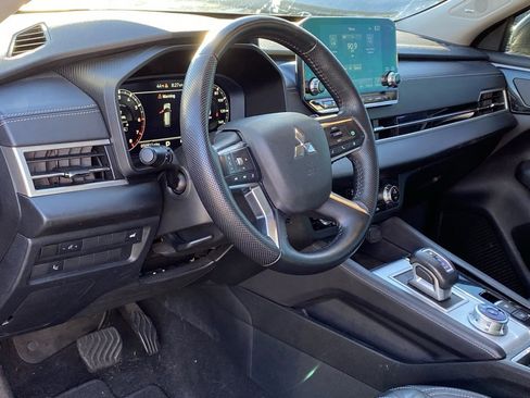 Used 2023 Mitsubishi Outlander SEL image 10
