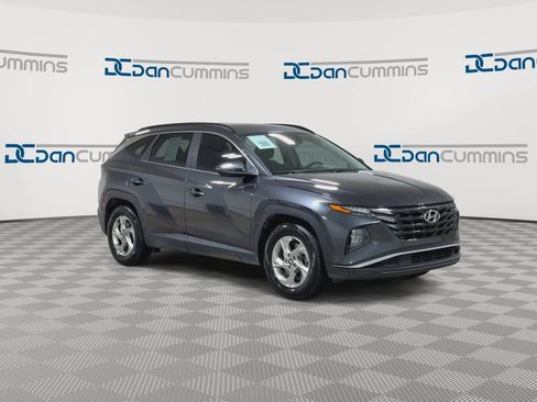 Used 2022 Hyundai Tucson SEL FWD image 2
