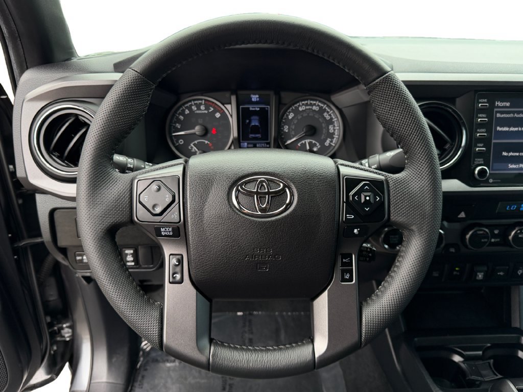 Used 2021 Toyota Tacoma TRD Off-Road w/ Technology Package AWD/4WD image 18