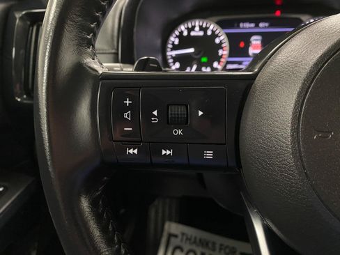 Used 2025 Nissan Pathfinder SV AWD/4WD image 16