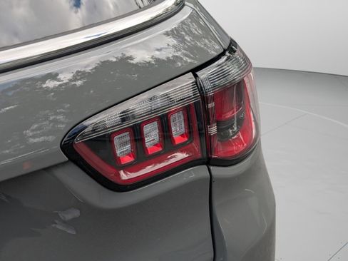 Used 2023 Jeep Compass Latitude image 24