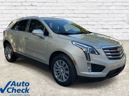 Used 2017 Cadillac XT5 Luxury w/ Driver Awareness Package FWD image 5