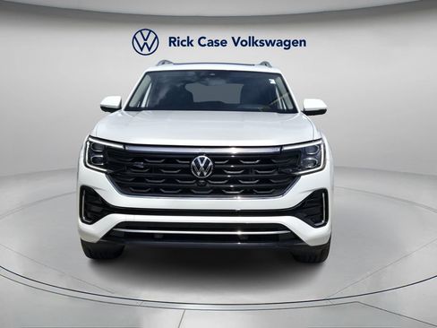 Certified 2024 Volkswagen Atlas SEL Premium R-Line image 4