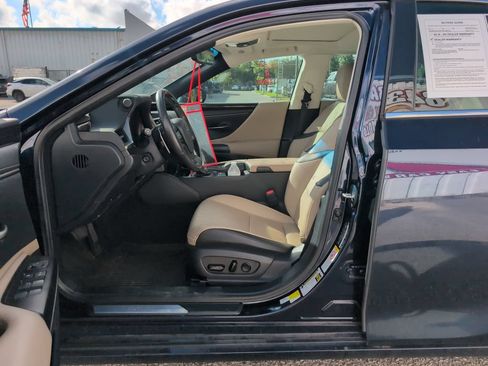Used 2019 Lexus ES 350 w/ Premium Package FWD image 10