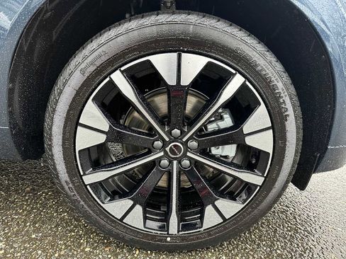 New 2026 Volvo XC60 B5 Plus w/ Protection Package Premier image 9