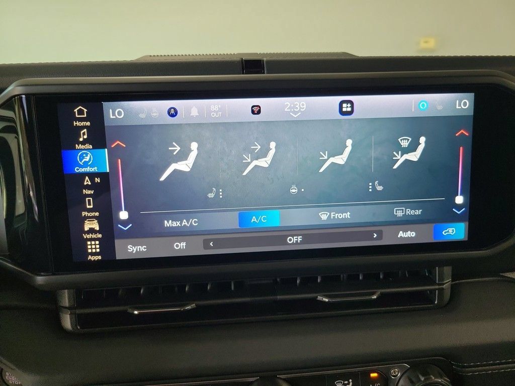 New 2025 Jeep Wrangler Unlimited Sahara AWD/4WD image 19