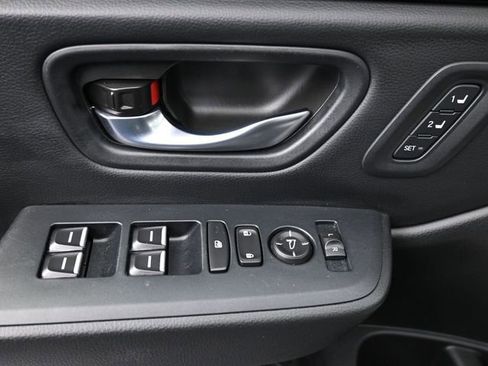 Certified 2025 Honda Pilot Touring image 24