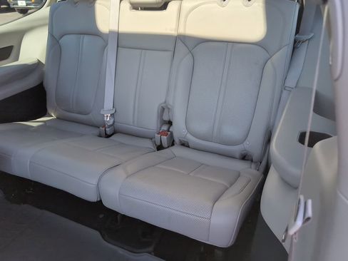 Used 2022 Jeep Wagoneer Series III w/ Premium Group I image 15