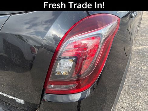 Used 2022 Buick Encore Preferred AWD/4WD image 10