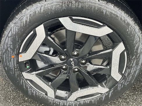 New 2025 Kia Telluride S image 13