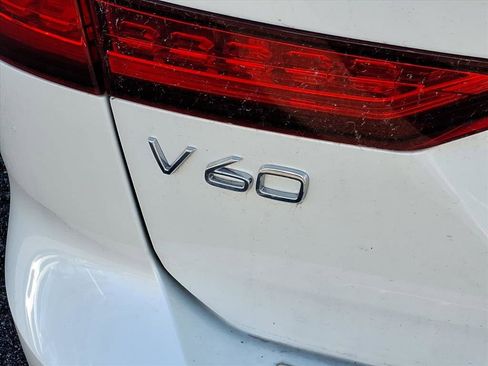 Certified 2026 Volvo V60 B5 Cross Country Ultra w/ Protection Package Premier image 5