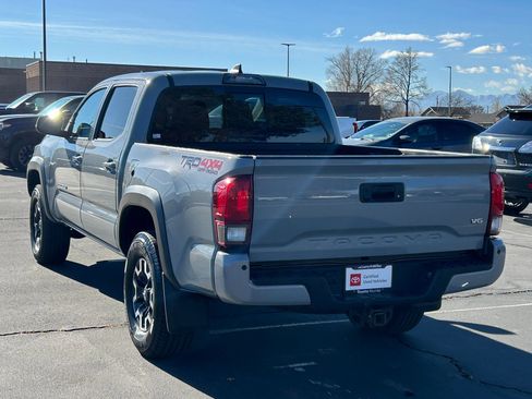 Certified 2019 Toyota Tacoma TRD Off-Road image 3