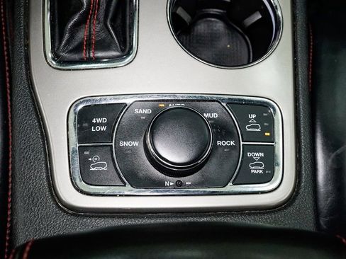 Used 2021 Jeep Grand Cherokee Trailhawk image 23