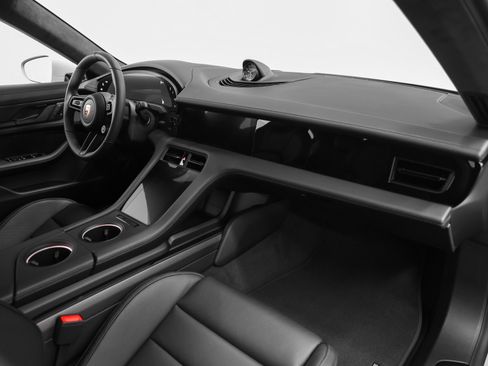 New 2026 Porsche Taycan GTS image 30