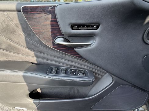 Used 2018 Lexus LS 500 w/ Interior Upgrade Package RWD image 13