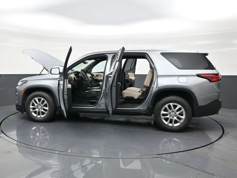Used 2023 Chevrolet Traverse LS FWD image 30