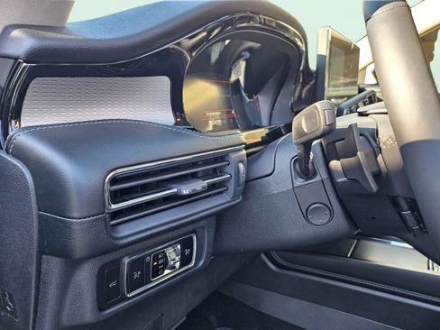 New 2026 Lincoln Corsair Reserve w/ Jet Appearance Package image 11