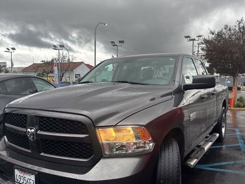Used 2017 RAM 1500 Express image 2