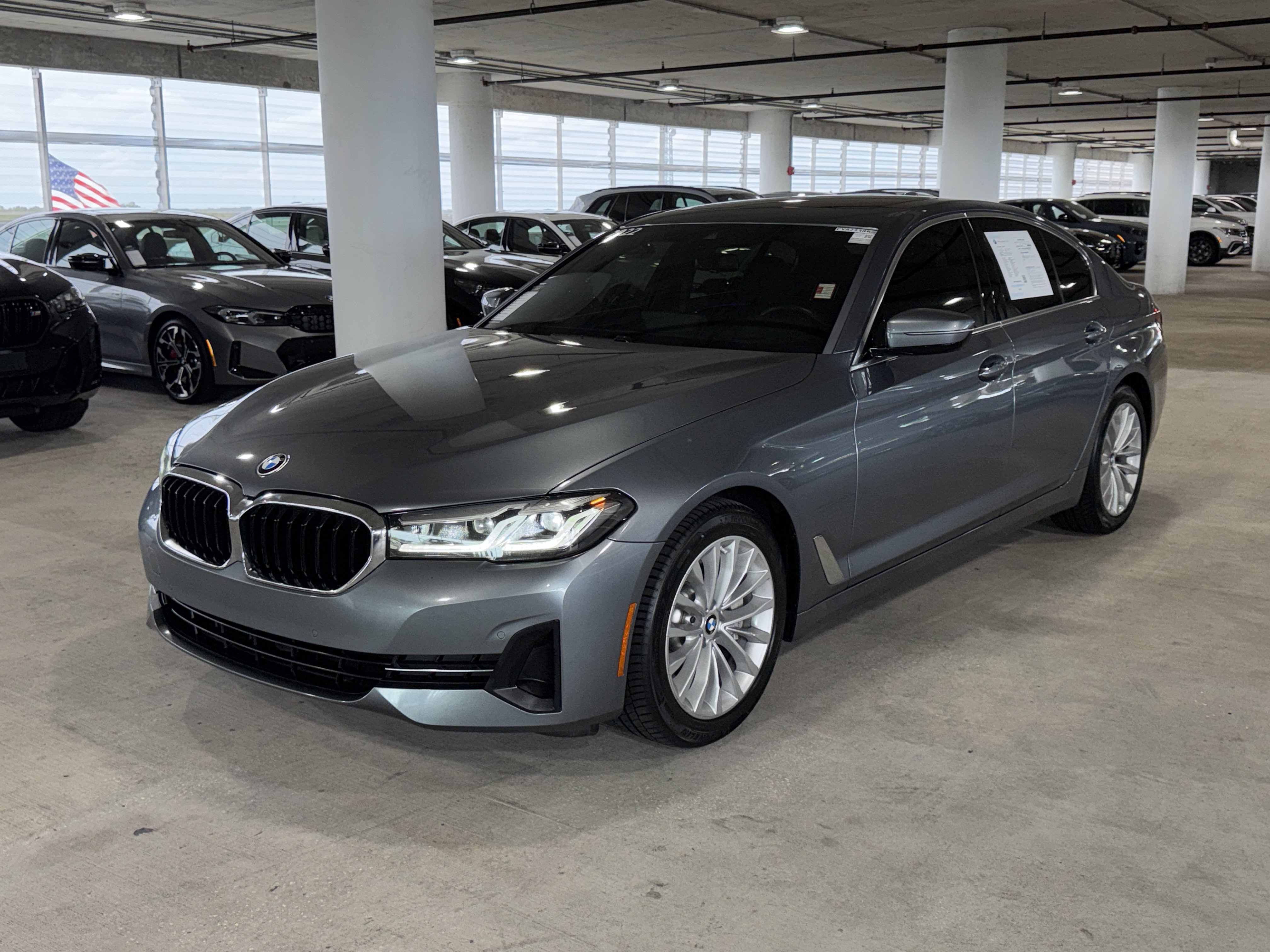 Used 2022 BMW 530i w/ Premium Package RWD image 4