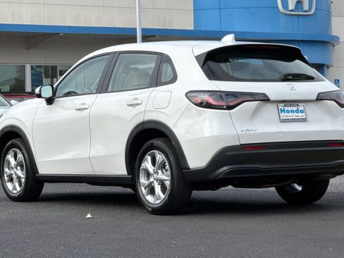 Used 2024 Honda HR-V LX image 3