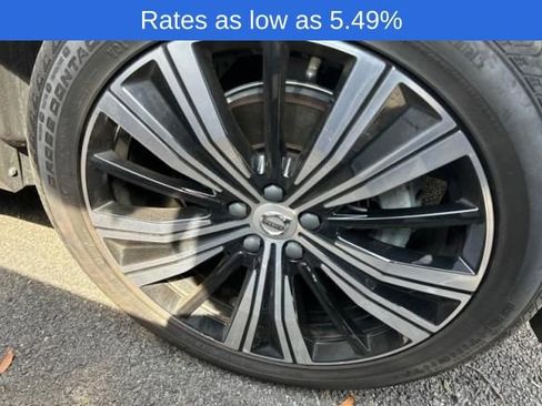 Used 2023 Volvo XC60 B5 Plus image 14